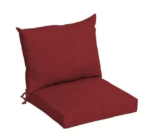 ARDEN SELECTIONS 21 in. x 21 in. Ruby Red Leala Outdoor Dining Chair Cushion - Lot 142