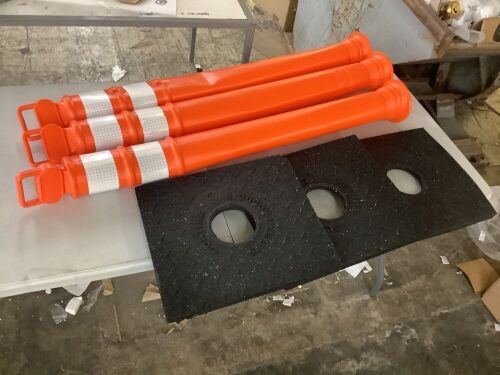  Cortina EZ Grab Delineator 45" Post, 3" Hip Collars with 10 lb Base, 3 Pack - Scratch/Dent - Lot 335