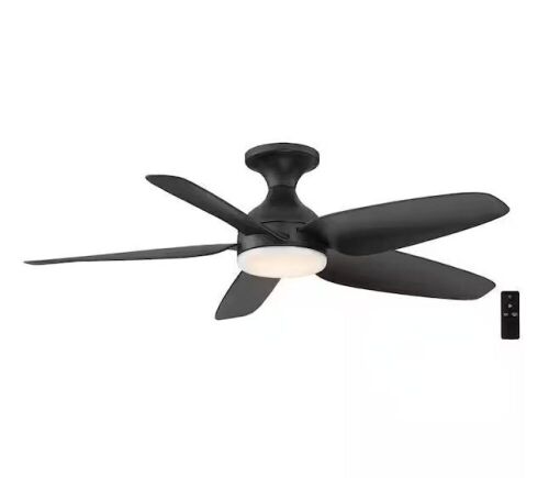 Hampton Bay Ceva 44 in. Indoor/Outdoor Matte Black Ceiling Fan with Light, Remote - Lot 641