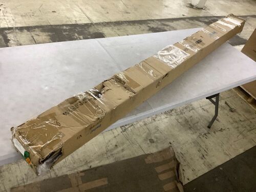 Barrina 8' LED Tube Light Fixture, 10 Pack  - Lot 405