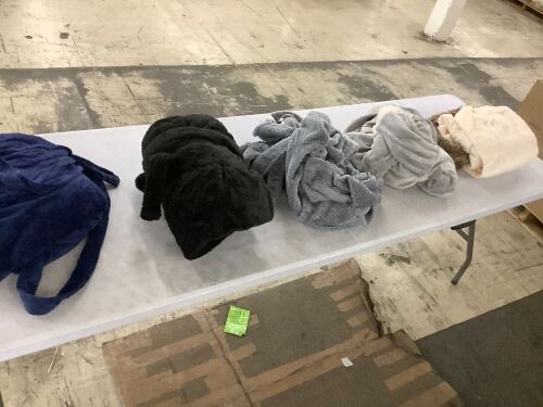 Lot of (5) Bath Robes - Lot 485