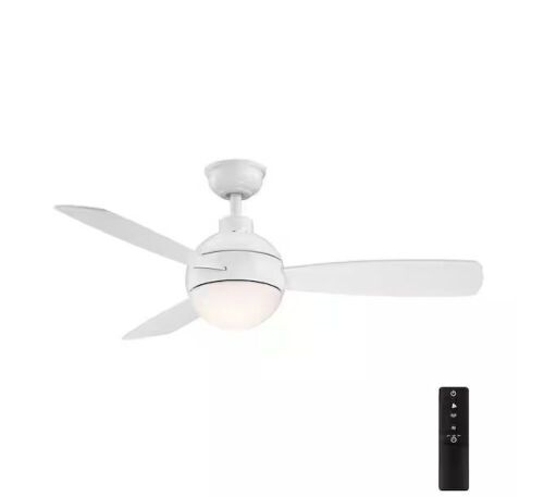 Home Decorators Collection Alisio 44 in. LED White Ceiling Fan with Light and Remote Control - Lot 619