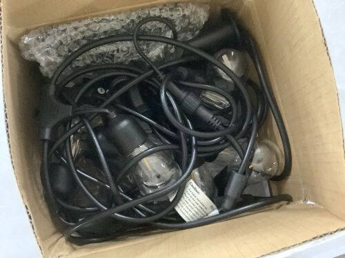 Brightech Ambience Pro 12-Light 27 ft. Outdoor Solar 1W 3000k LED S14 Hanging Remote Control Edison Bulb String-Light - Lot 812