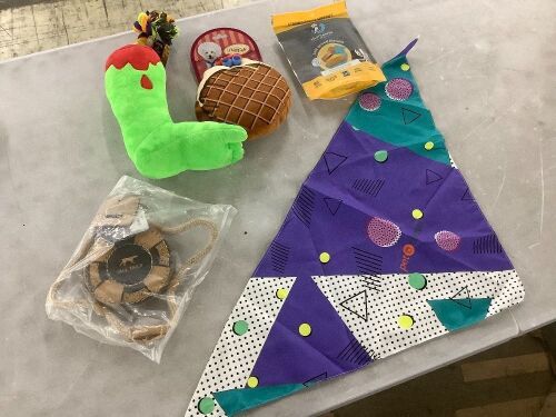 Lot of Dog Items - Lot 379