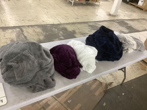 Lot of (5) Bath Robes - Lot 588