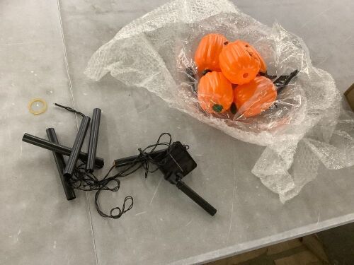 Solar Pumpkin Lights - Lot 780