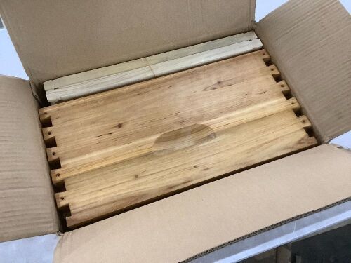 8-Frame Deep Hive Box Kit  - Lot 604