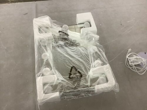 Lot of (2) Small Vanity Mirror with Lights - Lot 272