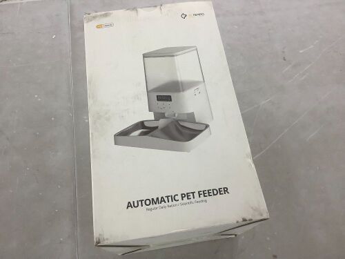 Automatic Pet Feeder  - Lot 396