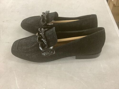 Donald Pliner Bethany Loafers, Size 6.5 - Authenticity Unknown  - Lot 821