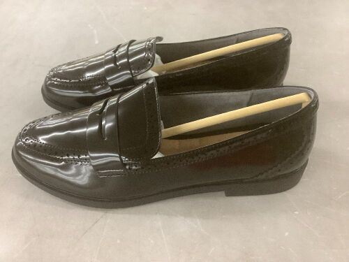 Kelly & Katie Loafers, Size 8 - Authenticity Unknown  - Lot 823