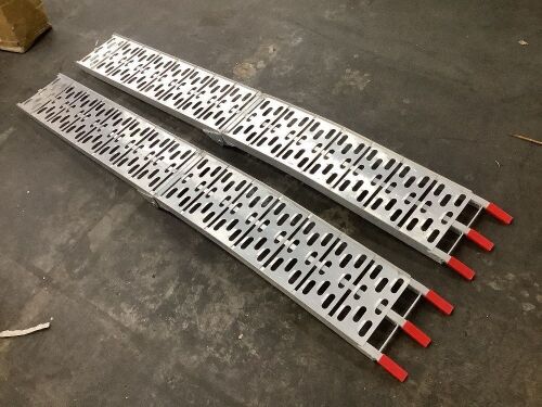 7' Folding Aluminum Loading Ramps  - Lot 509