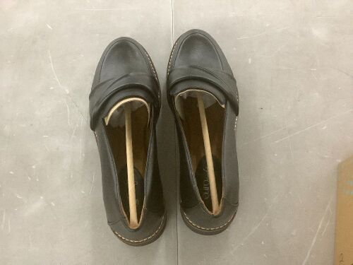 EuroSoft Leia Loafers, size 8 - Authenticity Unknown - Lot 659