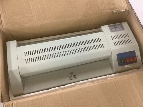Laminating Machine  - Lot 604