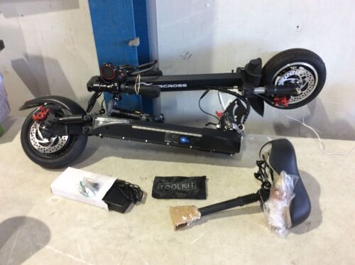 EverCross Electric Scooter, 800W Motor, Up to 28 MPH - Lot 124