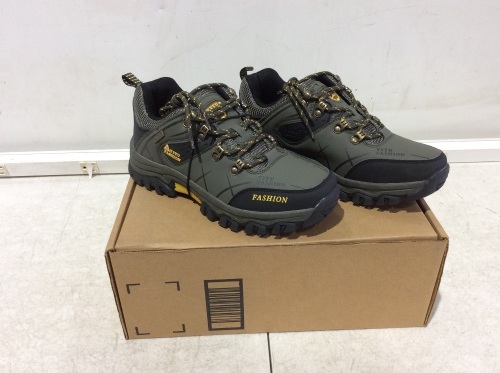 YITU Fashion Hiking Boots, Size 39  - Lot 681