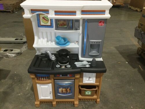 Kitchen Play Set  - Lot 825
