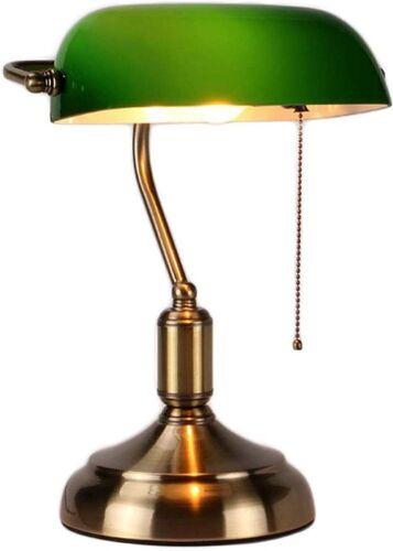 Traditional Green Glass Bankers Desk Lamp - Lot 316