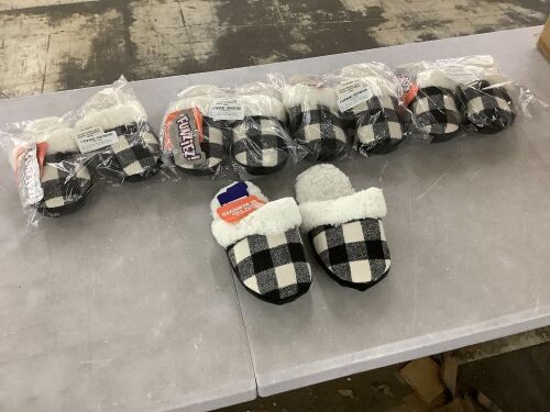 Lot of (5) Buffalo Plaid Slippers - Lot 360