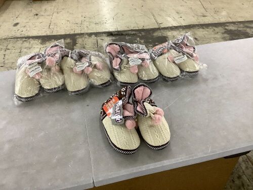 Lot of (5) Women's Bootie Slippers - Lot 769