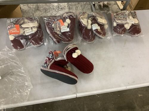 Lot of (5) Women's Bootie Slippers, Large 9-10 - Lot 877