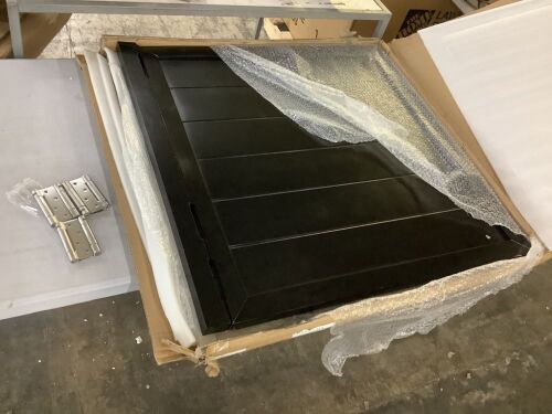 Swinging Half Door, 35.4" x 35.4" - Light Fixable Damage - Lot 600