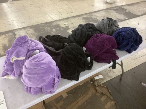 Lot of (8) Bath Robes - Lot 456
