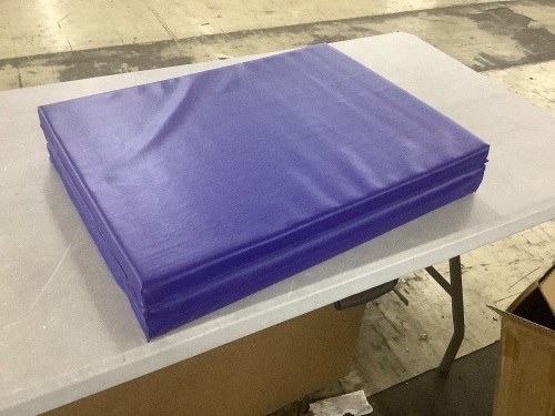 4.5'x2'x1.2" Soft Tri- Fold Tumbling Mat - Lot 302