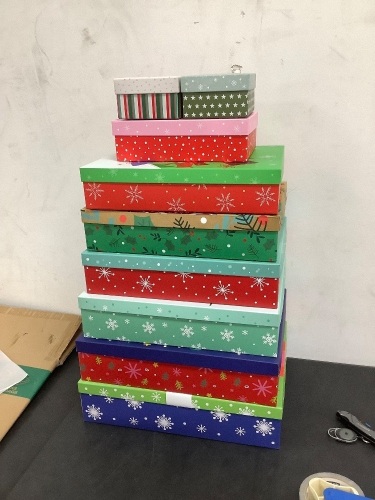 9pc Seasonal Gift Box Set - Lot 5044