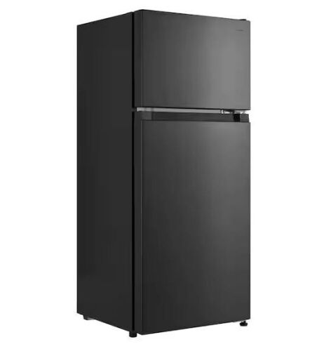 Vissani 4.5 cu. ft. 2-Door Mini Refrigerator in Black with Freezer - Small Dents - Lot 57
