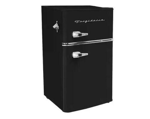 Frigidaire 3.2 cu. ft. 2 Door Retro Mini Fridge in Black - Lot 11