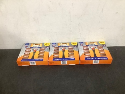 Box of Bic Shavers Gift Set 3ct - Lot 5733