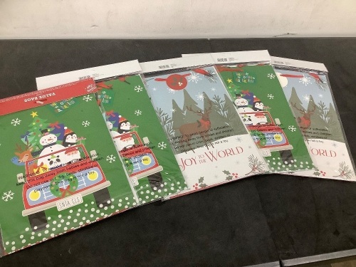 Assorted Christmas Bags (Set of 5) - Lot 5692