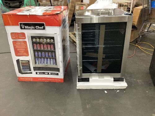 Magic Chef Beverage 23.4 in. 154 (12 oz.) Can Beverage Cooler, Stainless Steel - Dented Corners  - Lot 47