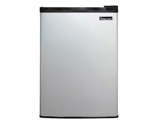 Magic Chef 2.6 cu. ft. Mini Fridge in Stainless Look, ENERGY STAR - Lot 95