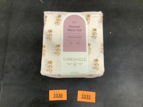 Threshold Flannel Sheet Set, Twin - Lot 5936