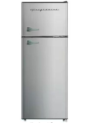 Frigidaire 7.5 cu. ft. Mini Refrigerator in Platinum with Top Freezer - Lot 28