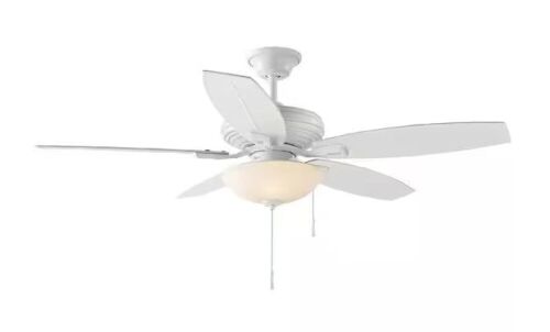Hampton Bay North Pond 52 in. Indoor/Outdoor LED Matte White Ceiling Fan with Light Kit, Reversible Motor and Reversible Blades - Lot 589