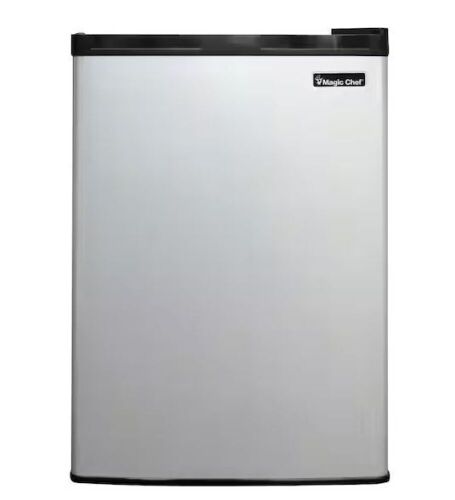 Magic Chef 2.6 cu. ft. Mini Fridge in Stainless Look, ENERGY STAR - Lot 71