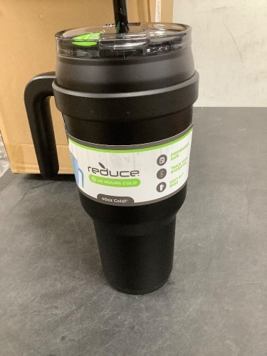 Set of 4 40oz Black Water Bottle - Lot 6032