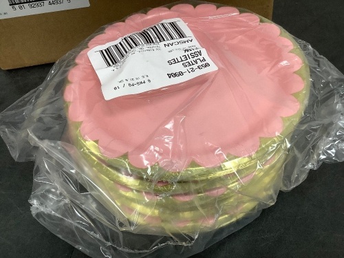 Box of Pink and Gold Disposable Plates - Lot 6040