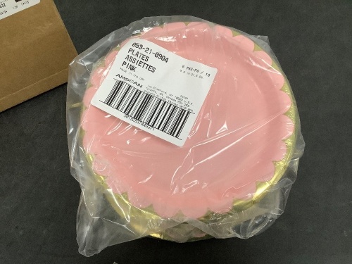 Box of Pink and Gold Disposable Plates - Lot 6049