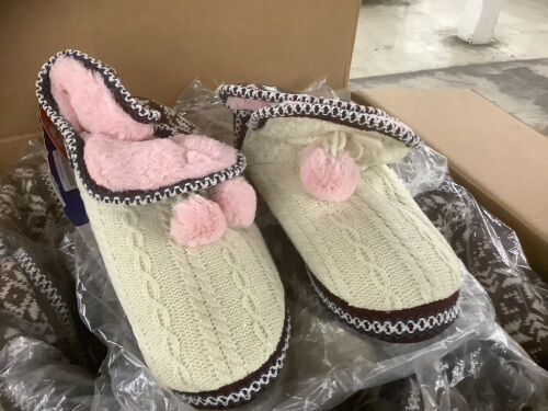 Case of (14) Women's Bootie Slippers - Lot 281