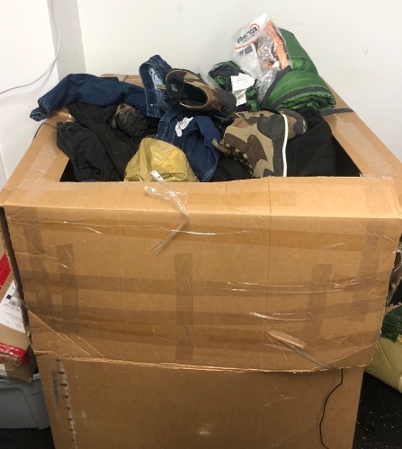 Salvage pallet, Presorted Items Will Be Broken, Damaged or Have Missing Pieces, Sold as is - Lot 23A