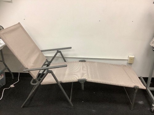 Lounge Chair, Arm Needs Fixed, E-Commerce Return, Sold as is - Lot 94
