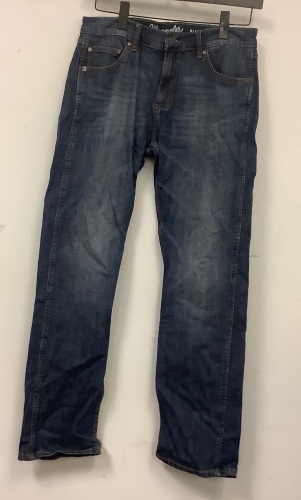 Mens Wrangler Retro Slim Fit Straight Jeans, 32x32, E-Commerce Return, Sold as is - Lot 106