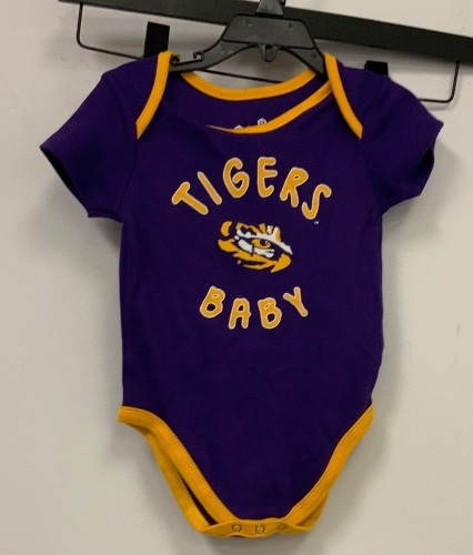Tigers Baby Onesie, 18M, E-Commerce Return, Sold as is - Lot 221