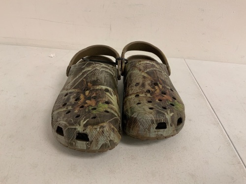 Camo Crocs, M 10 W 12, E-Commerce Return, Sold as is - Lot 275