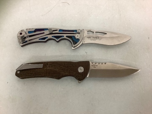Lot of (2) Folding Knives, E-Commerce Return, Sold as is - Lot 323