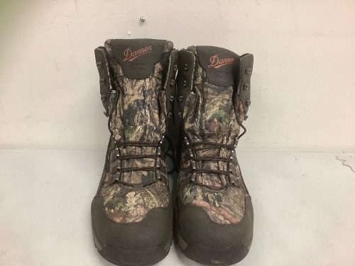 Danner Boots for Men, 11.5, E-Comm Return - Lot 474
